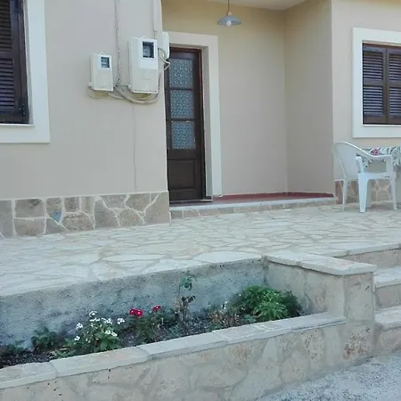 Nefele'S Apartments Ýpsos Exterior photo